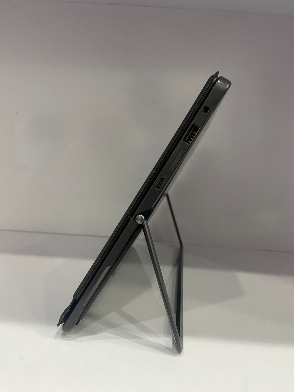 HP Elite X2 1013 G2 – Core i5 8th Gen | 8GB RAM | 256GB SSD | 12.3" FHD Touch | 2-in-1 Detachable Laptop