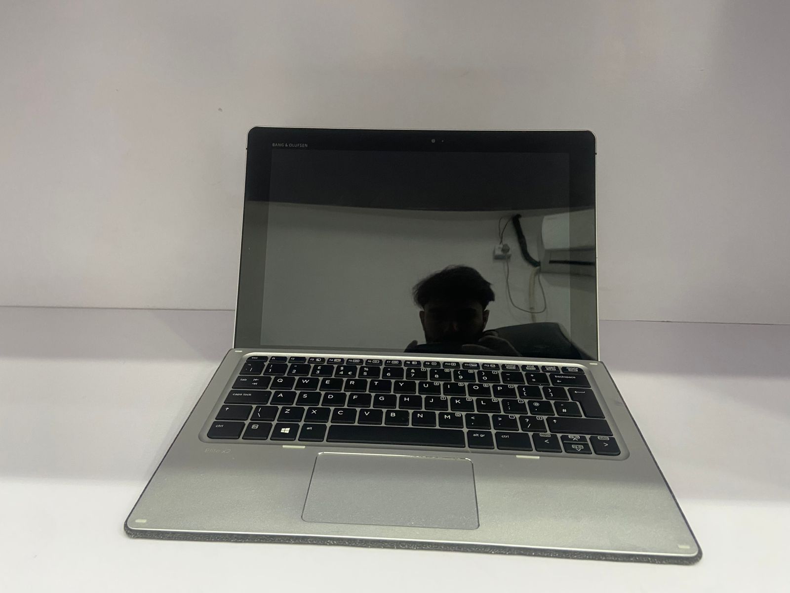 HP Elite x2 1012 G1 (Core m3, 6th Gen) — 12" Touch | 4GB RAM | 128GB SSD - SurfacePOINT