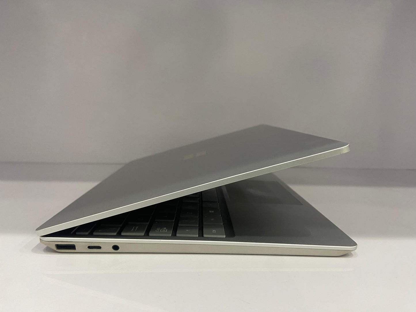 Microsoft Surface Laptop Go – 10th Gen Core i5 | 16GB RAM | 256GB SSD | 12.5” Touchscreen | Intel UHD Graphics | HD Camera